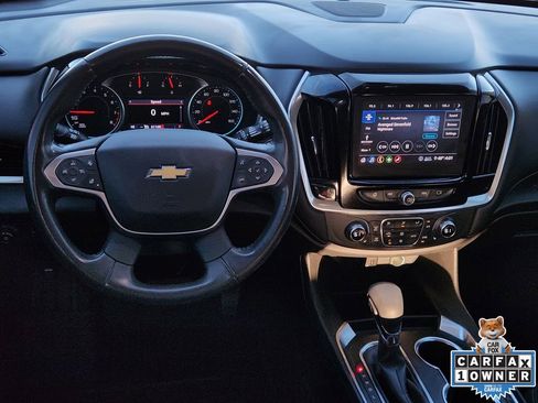 Used 2021 Chevrolet Traverse LT image 32