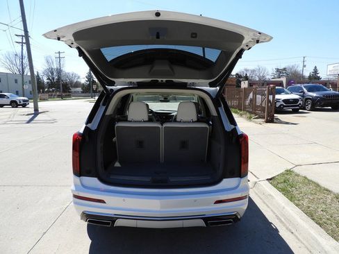 Used 2022 Cadillac XT6 Premium Luxury w/ Technology Package image 26