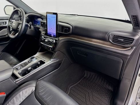 Used 2024 Ford Explorer Platinum w/ Technology Package image 36