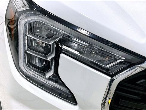 Used 2023 GMC Terrain SLE w/ Driver Convenience Package image 31