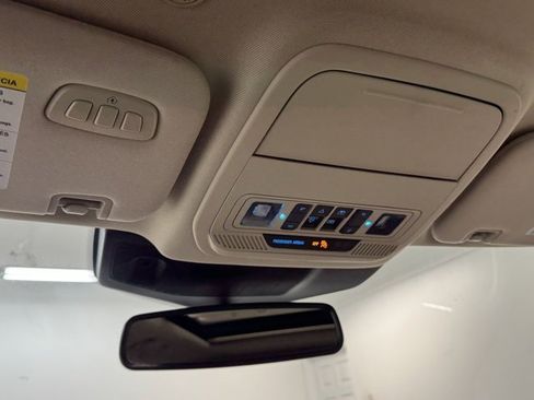 Used 2020 Ford Explorer Platinum image 27