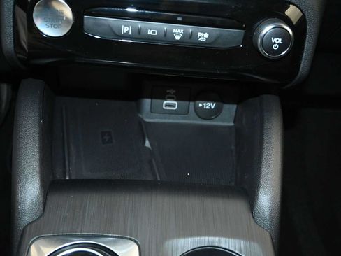 Certified 2026 Ford Escape SE w/ PHEV Premium Package FWD image 25