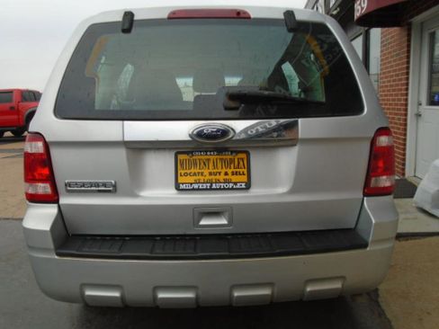 Used 2010 Ford Escape XLS image 8