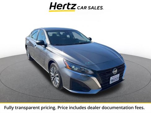 Used 2025 Nissan Altima 2.5 SV FWD image 1