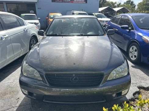 Used 2002 Lexus IS 300 image 2