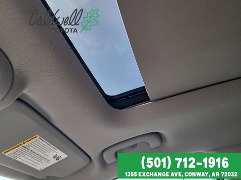 Used 2024 GMC Terrain SLT FWD image 23