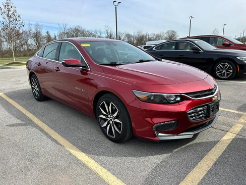 Used 2018 Chevrolet Malibu LT w/ Leather Package image 12