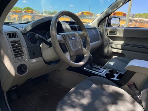 Used 2010 Ford Escape XLS FWD image 19