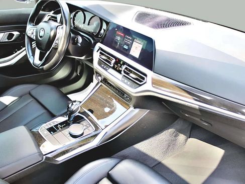 Used 2020 BMW 330i Sedan w/ Driving Assistance Package RWD image 24