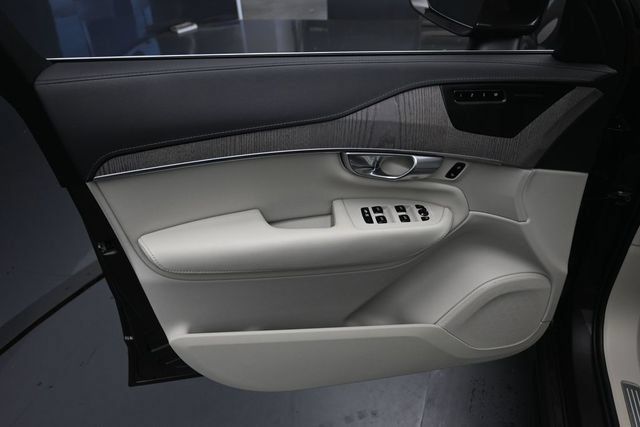 Certified 2023 Volvo XC90 B6 Ultimate w/ Protection Package Premier AWD/4WD image 23