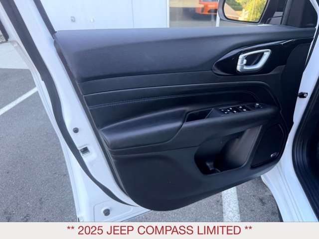 Certified 2025 Jeep Compass Limited w/ High Altitude Package AWD/4WD image 8