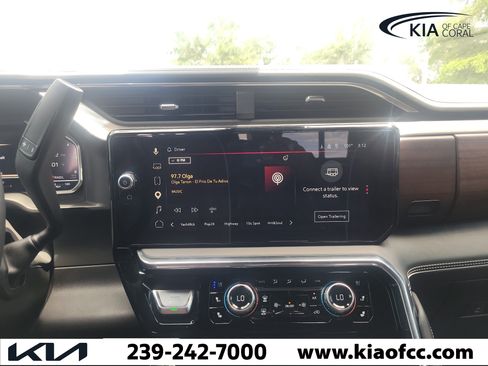 Used 2025 GMC Sierra 2500 Denali Ultimate AWD/4WD image 18