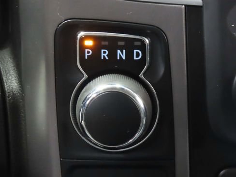 Used 2022 RAM 1500 Classic SLT image 12