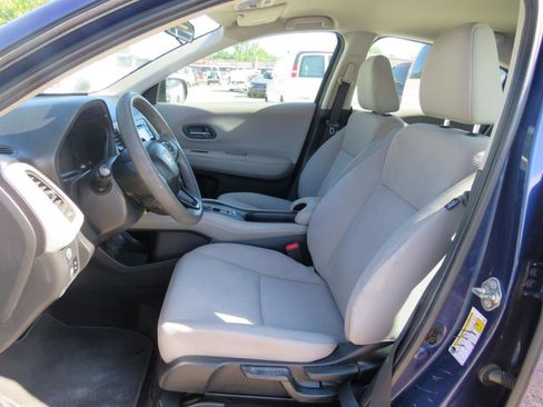 Used 2017 Honda HR-V LX image 36