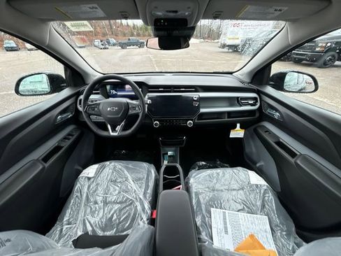 New 2027 Chevrolet Bolt LT w/ Comfort Package FWD image 25