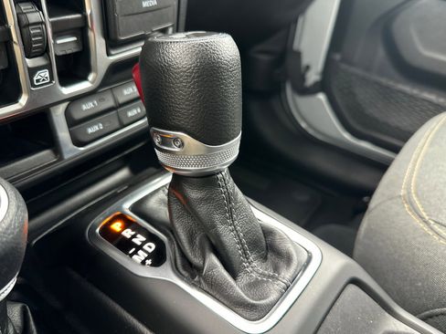 Used 2024 Jeep Wrangler Sahara image 22