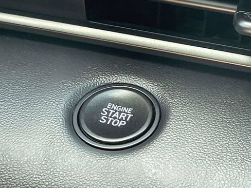Used 2025 Hyundai Elantra Sport FWD image 19