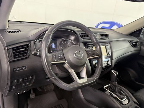 Used 2017 Nissan Rogue SL w/ SL Premium Package FWD image 18