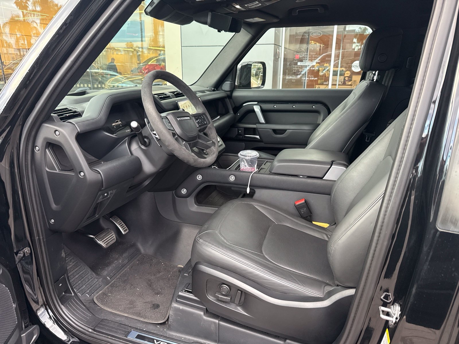 Certified 2024 Land Rover Defender 90 V8 AWD/4WD image 7