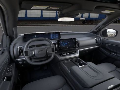 New 2026 Ford Expedition Platinum image 9