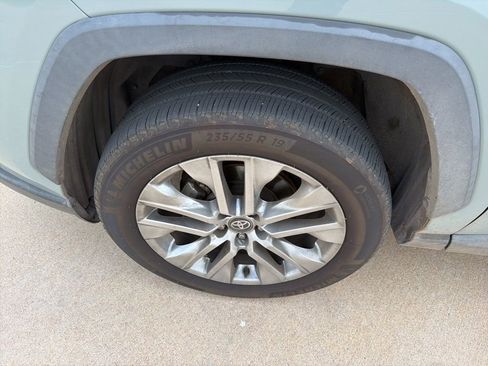 Used 2021 Toyota RAV4 XLE Premium FWD image 14