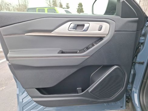 New 2026 Ford Explorer Active w/ Active Comfort Package image 2