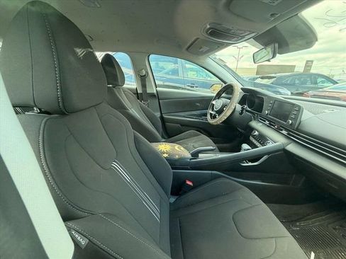 Used 2023 Hyundai Elantra SEL FWD image 14