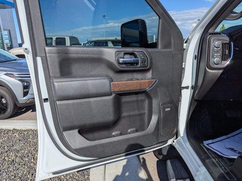 Certified 2020 GMC Sierra 3500 Denali w/ Denali Ultimate Package AWD/4WD image 10