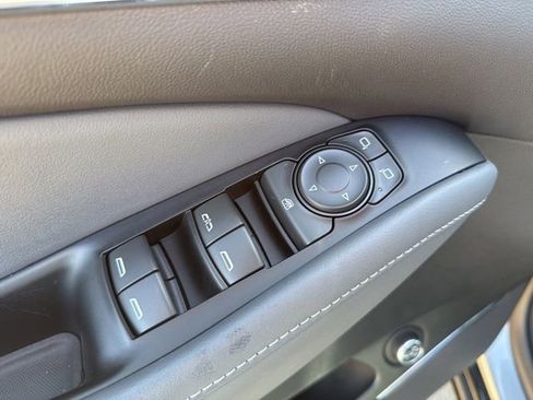 Used 2024 Buick Enclave Essence w/ Sport Touring Edition image 10