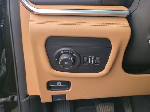 Used 2021 Jeep Grand Cherokee L Summit image 18