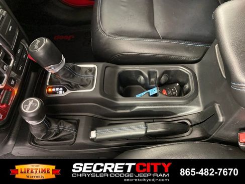 Used 2023 Jeep Wrangler Unlimited Rubicon 4xe w/ Cold Weather Group AWD/4WD image 24
