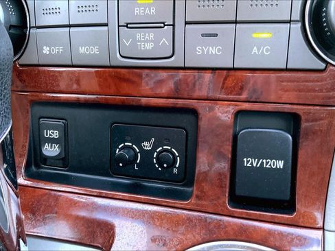 Used 2013 Toyota Highlander Limited FWD image 34