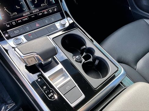 Certified 2025 Audi Q7 3.0T Premium Plus image 28