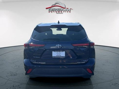 Used 2023 Toyota Highlander XLE AWD/4WD image 13