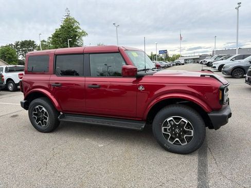 New 2026 Ford Bronco Outer Banks AWD/4WD image 2