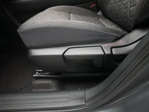 Certified 2025 Nissan Kicks SV image 28