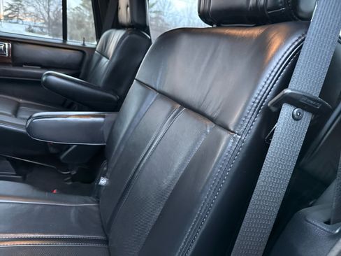 Used 2015 Lincoln Navigator 4WD image 26