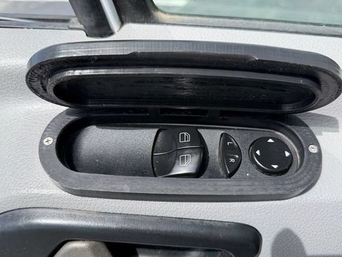 Used 2015 Mercedes-Benz Sprinter 2500 image 24