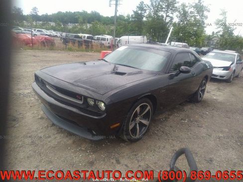 Used 2014 Dodge Challenger R/T Plus image 3