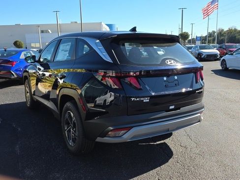 New 2026 Hyundai Tucson Blue SE image 3