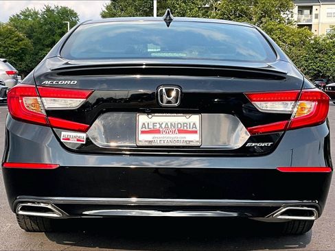 Used 2022 Honda Accord Sport image 4