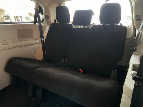 Used 2013 Dodge Grand Caravan SE image 21