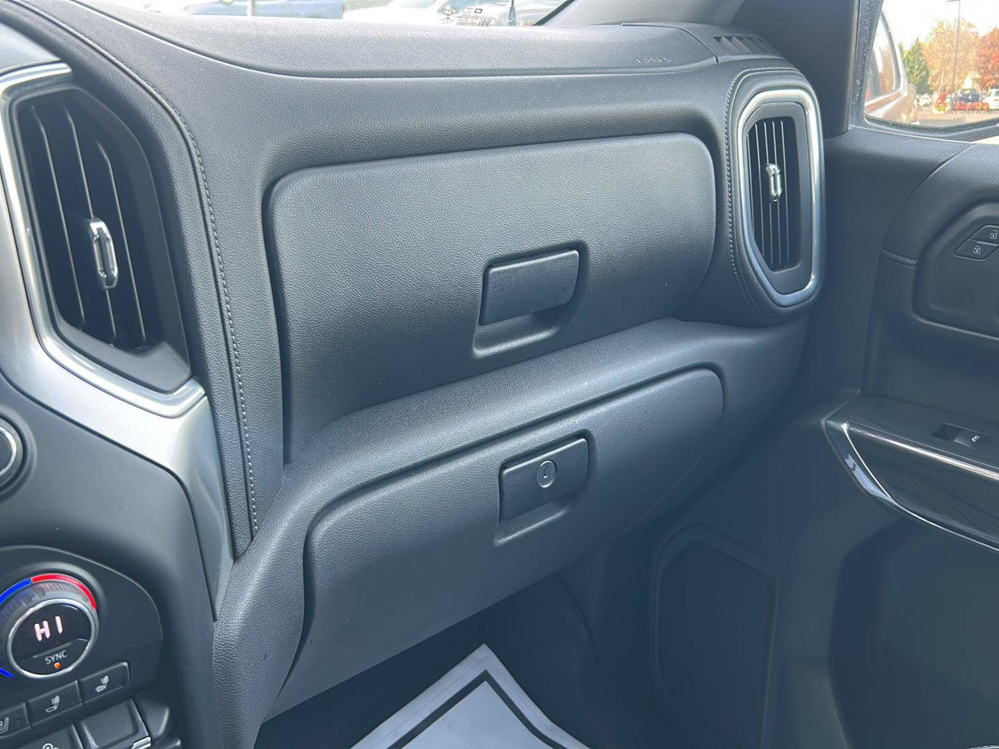 Used 2021 Chevrolet Silverado 1500 LTZ AWD/4WD image 17