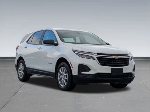 Used 2023 Chevrolet Equinox LS w/ LS Convenience Package image 5