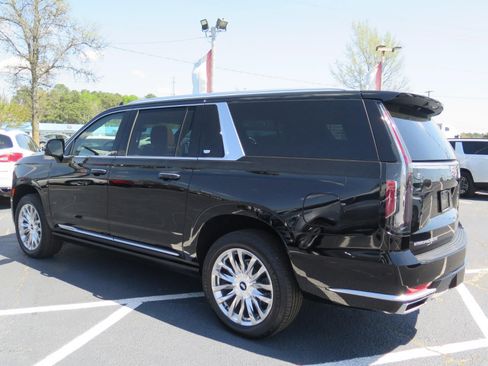 Used 2021 Cadillac Escalade ESV Premium Luxury w/ Driver Assist Tech Package image 5