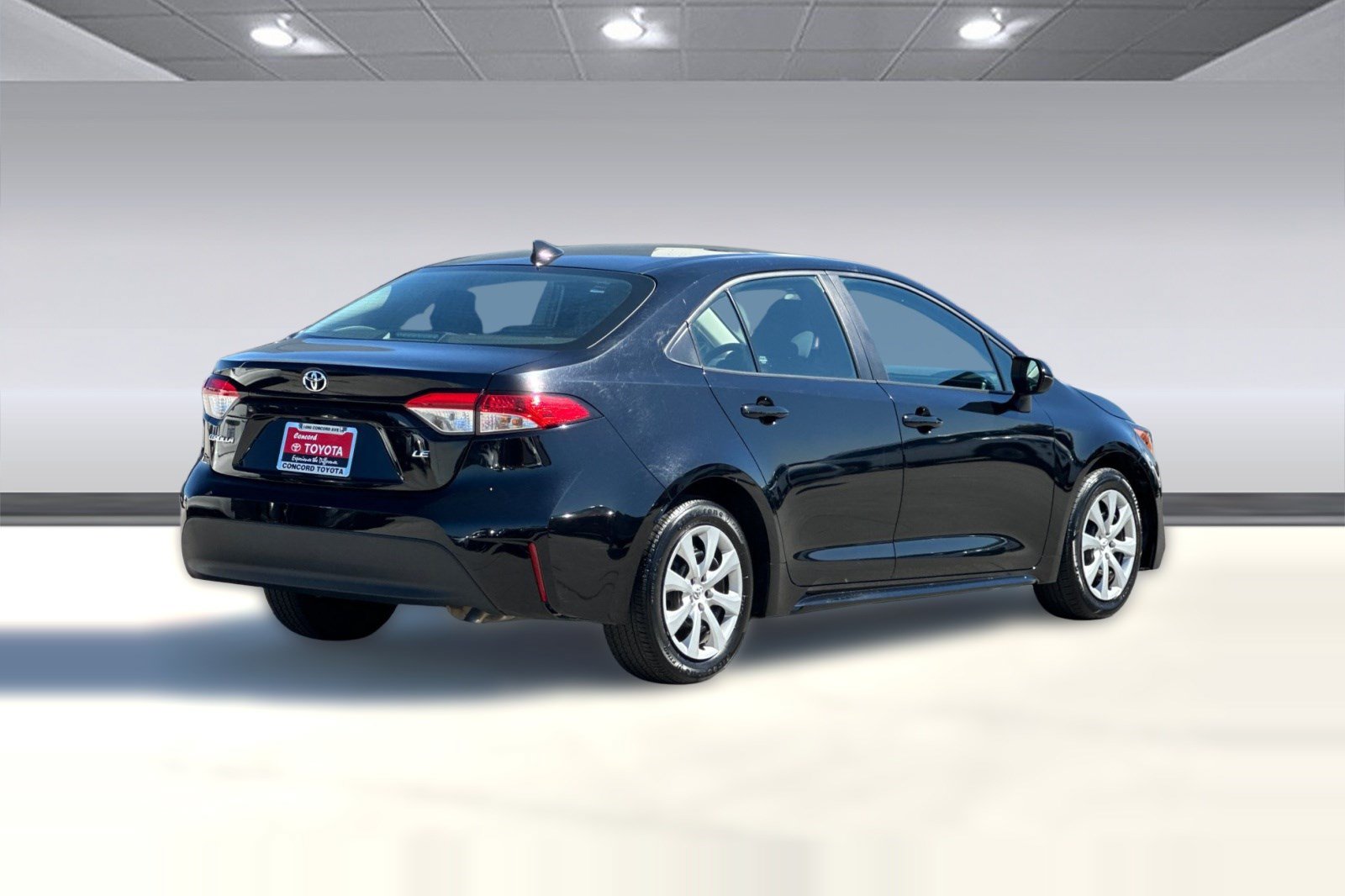 Used 2024 Toyota Corolla LE FWD image 8
