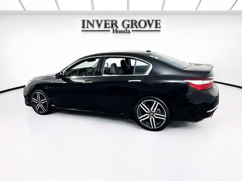Used 2016 Honda Accord Touring image 7