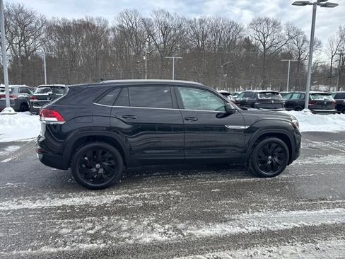 Certified 2025 Volkswagen Atlas Cross Sport SE w/ Panoramic Sunroof Package image 10