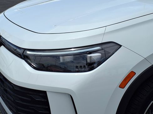 New 2026 Volkswagen Tiguan SE FWD image 7