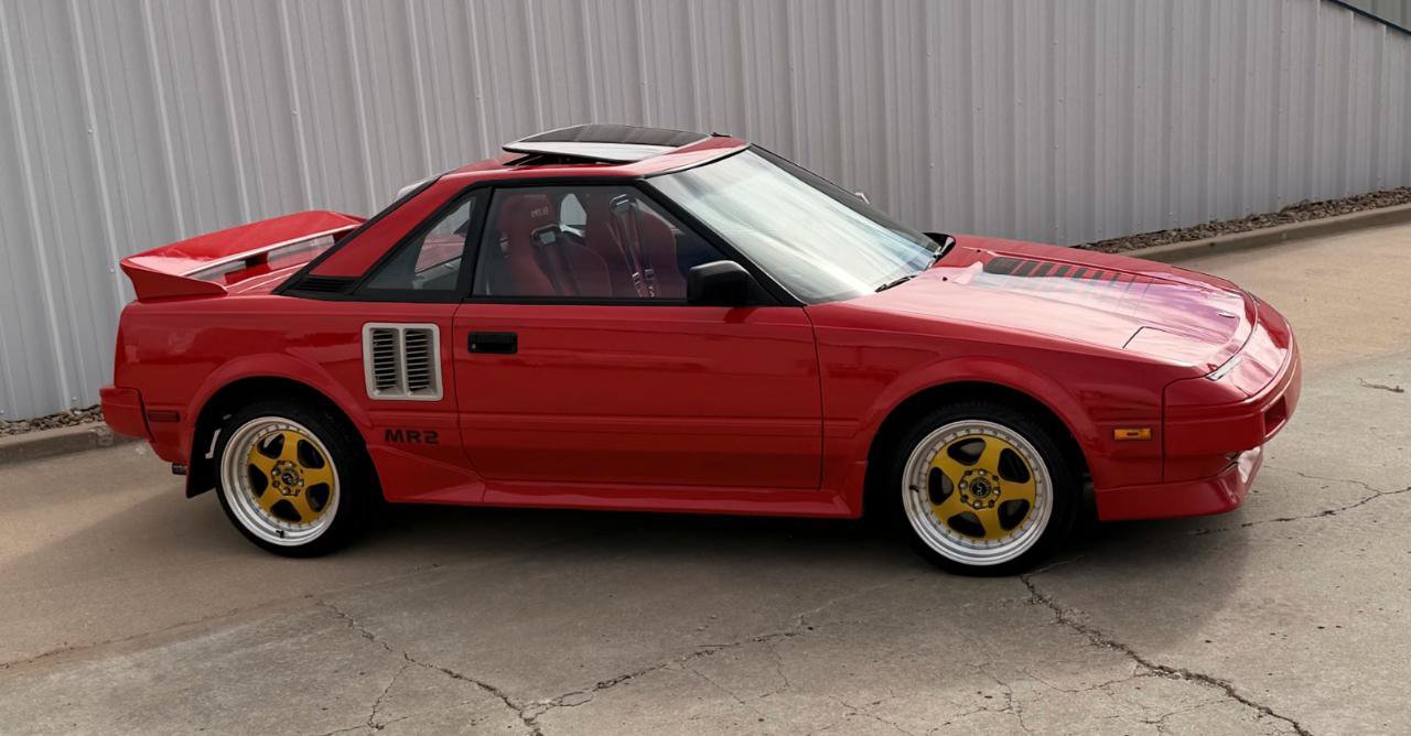 Used 1987 Toyota MR2 RWD image 12